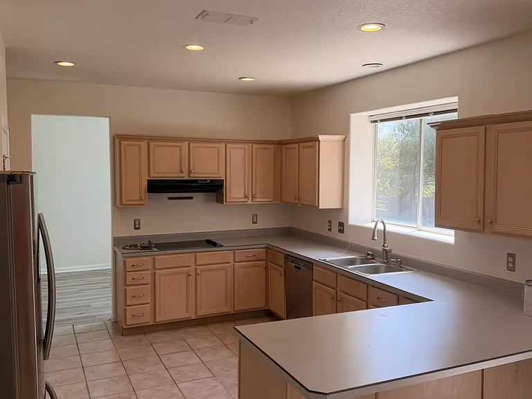 6958 Raintree Path — Photo 3