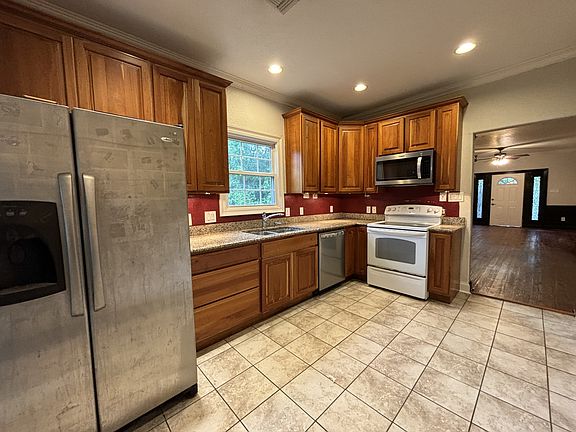 2nd image of 4927 Venus St