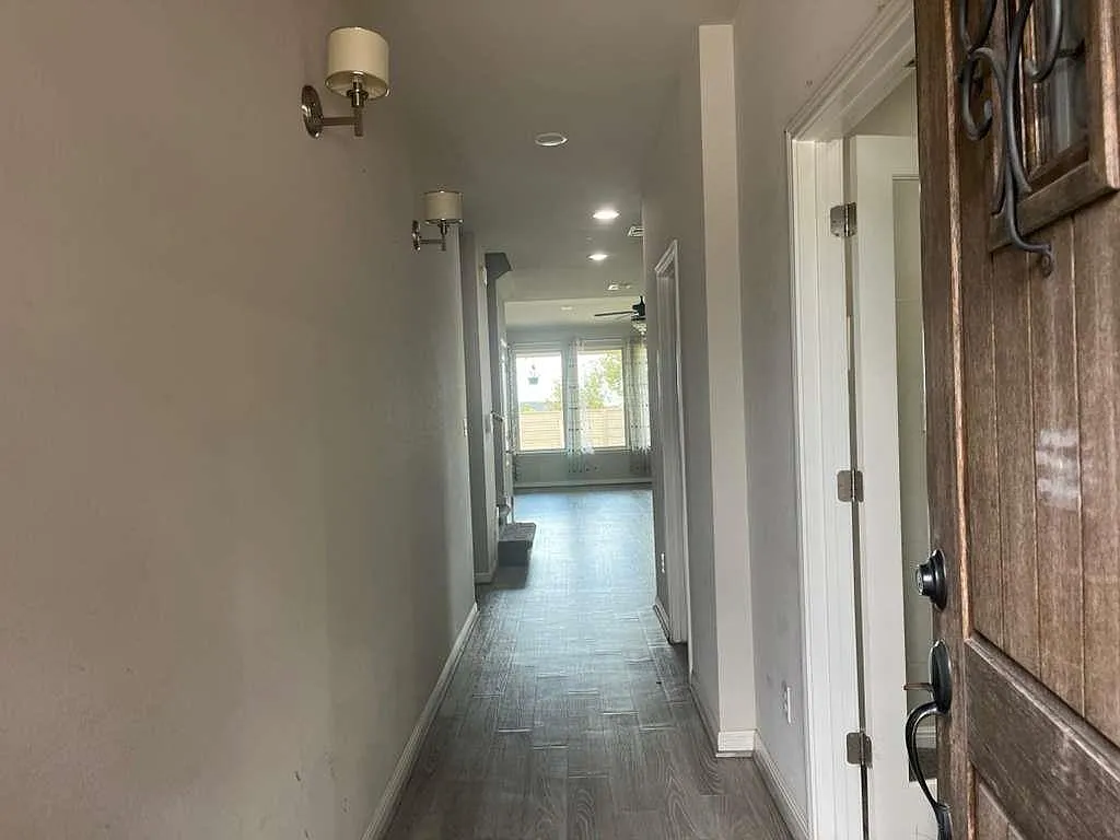 4 bed, 2.5 bath, 2659 sqft, $2,738 — Photo 3