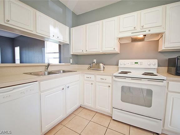 3rd image of 10074 Poppy Hill Dr