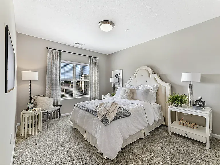 Lincoln Pointe — Photo 17