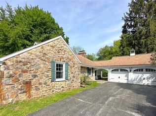 15 Dewberry Ave, Bethlehem, PA 18017