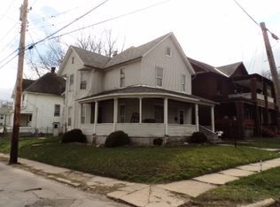 433 E Prospect Ter, Freeport, IL 61032