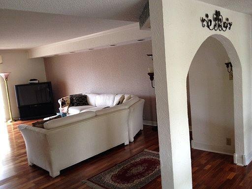 1st image of 218 Dublin Dr