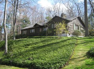 4 Rowledge Pond Rd, Newtown, CT 06482