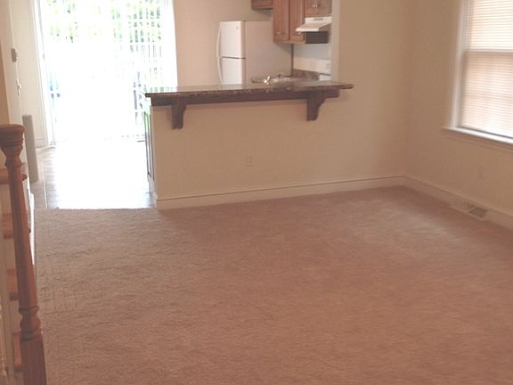 Living Room & Kitchen_10102014