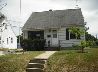 1907 13th St SW, Cedar Rapids, IA 52404