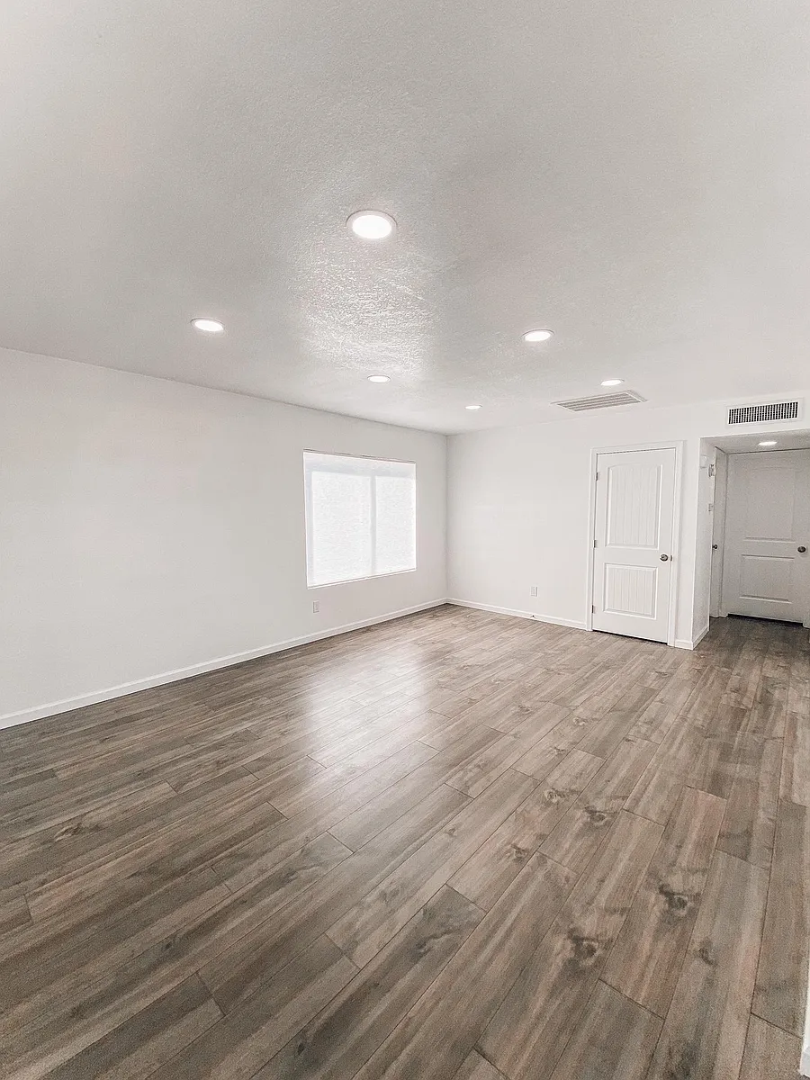 Building Photo - 4431 Plaza Vis #D