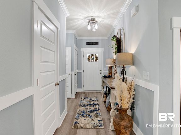 5th image of 10113 Lakeview Dr