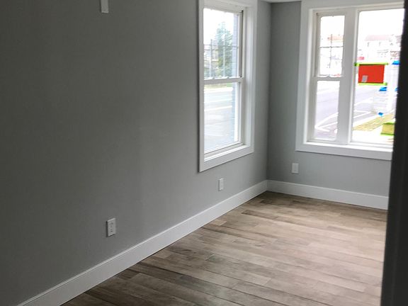 Front room, fits double bed