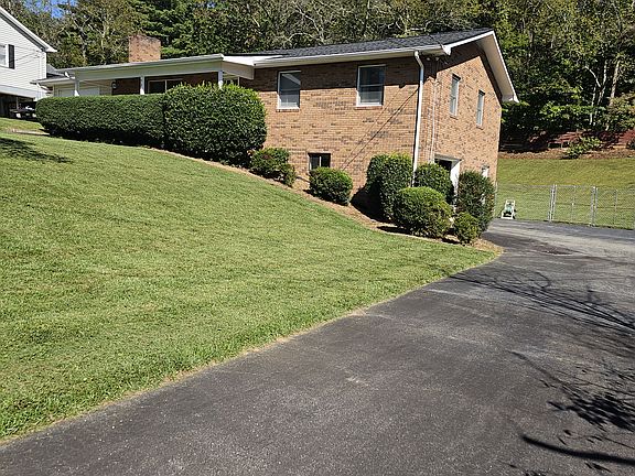 5th image of 73 Dogwood Grv