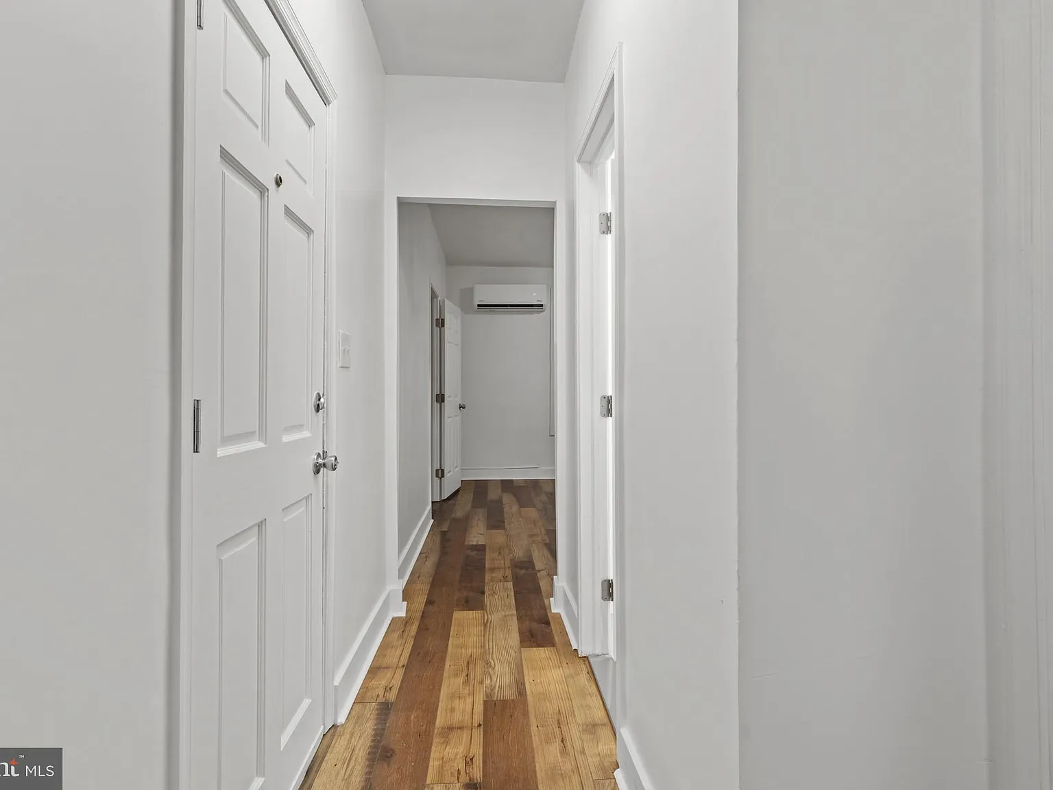1 bed, 1.0 bath, 650 sqft, $2,000 — Photo 2