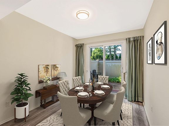2nd image of 22 Sunhollow Court #22