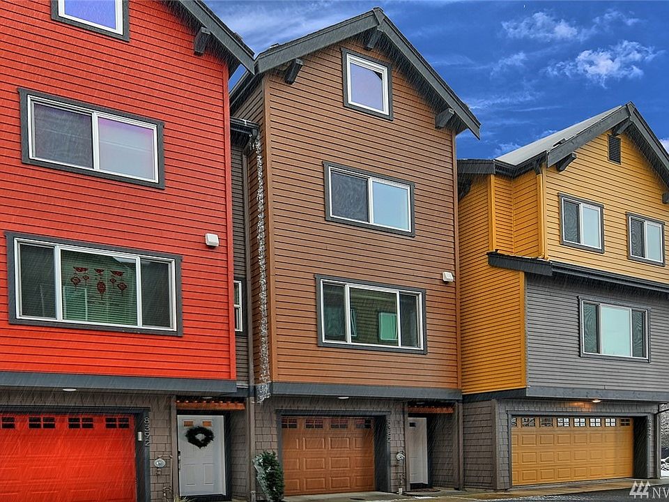 Location is everything and this home definitly has it! Only a 9 minute drive to Microsoft and just minutes by foot to the Redmond Town Center and the Redmond Transit Center, you will love living in the center and heart of one of the most exciting cities in Washington! Home also boasts rainscreen siding systme, a private garage and built-in electric car charger!