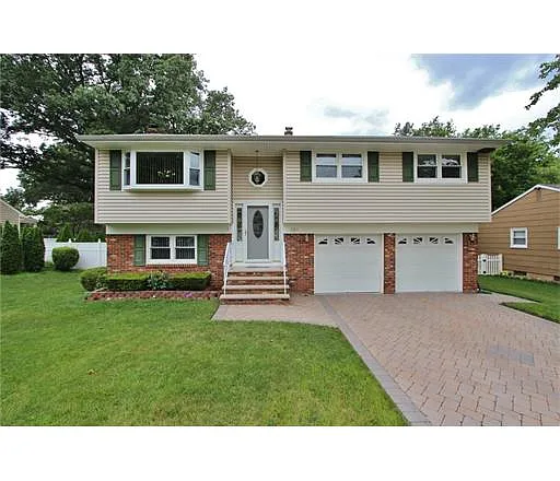326 Muriel Ave photo 1
