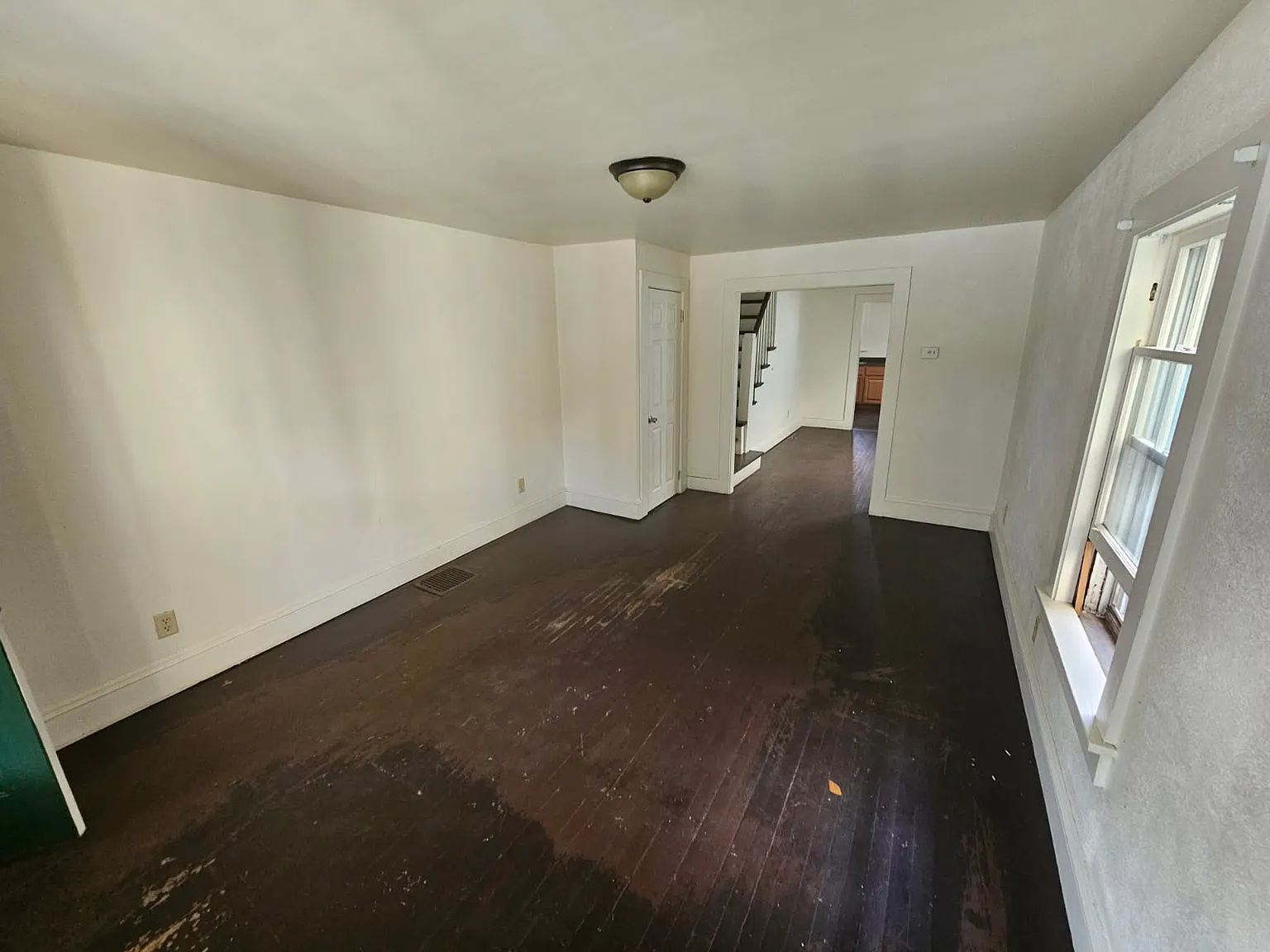 2 bed, $900 — Photo 2