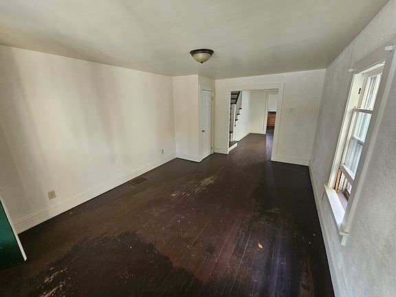 2nd image of 29 E Bald Eagle St #29