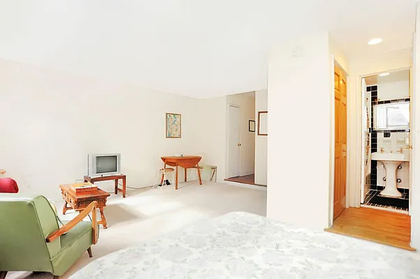 Rented by Town Residential | media 19