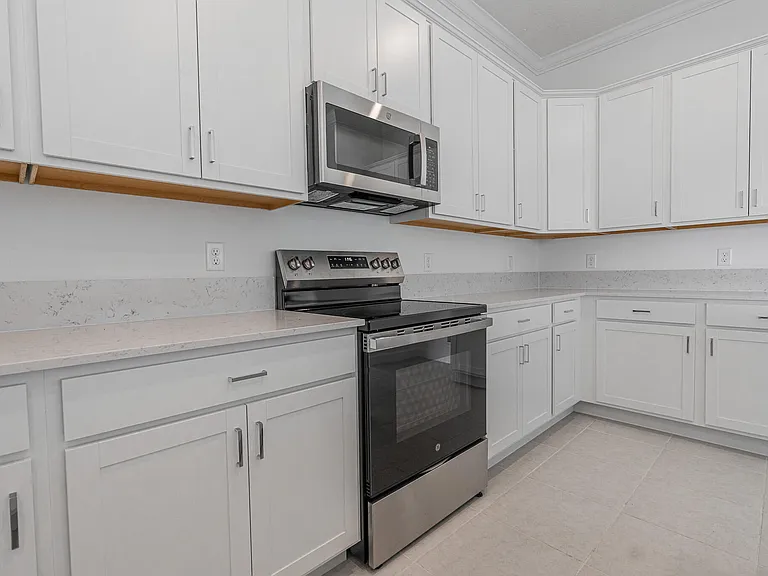 13885 SE Riversway St — Photo 11