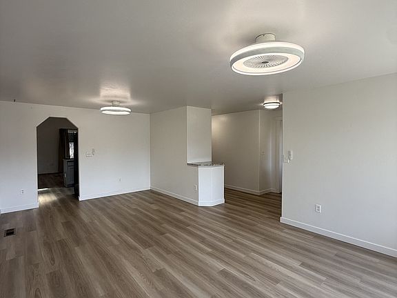 4th image of 6128 Thornbury Ct SE