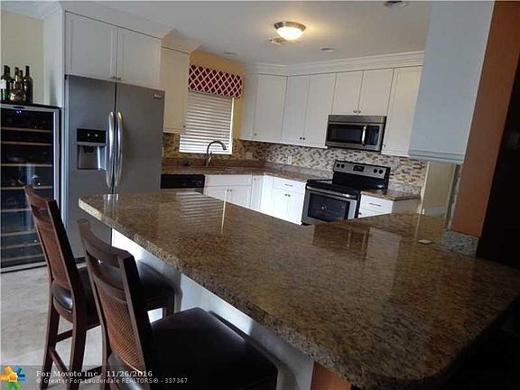 2nd image of 2100 NE 54th St