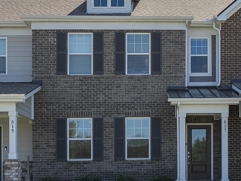 517 Swanholme Dr — Photo 2