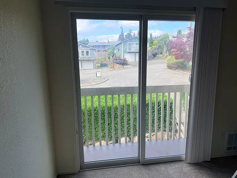5th Pl S — Photo 8