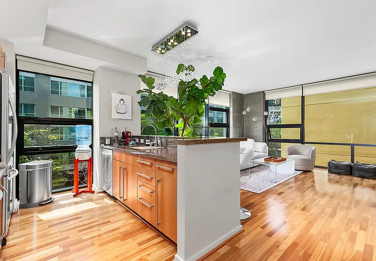 350 11th Ave #316 — Photo 9