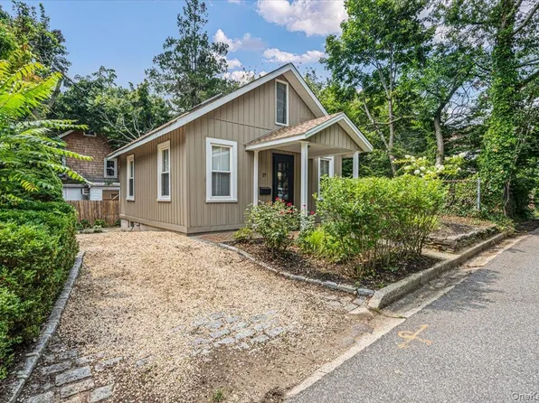 27 12th Avenue, Sea Cliff, NY 11579