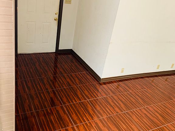 2nd image of 1508 SE 18th St