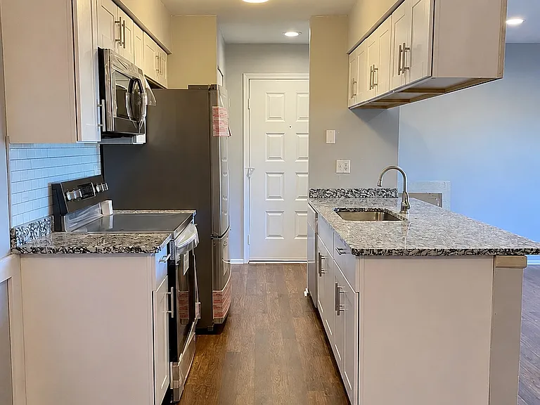 82 Marlowe Ct — Photo 16