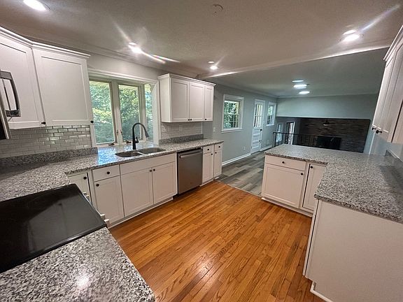 2nd image of 26 Nob Hill Rd