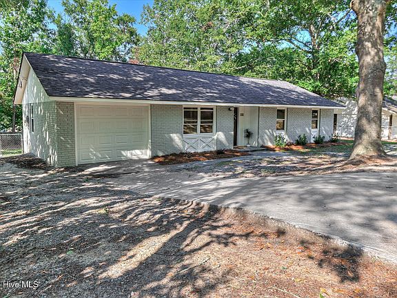 3rd image of 2608 Meadowbrook Drive