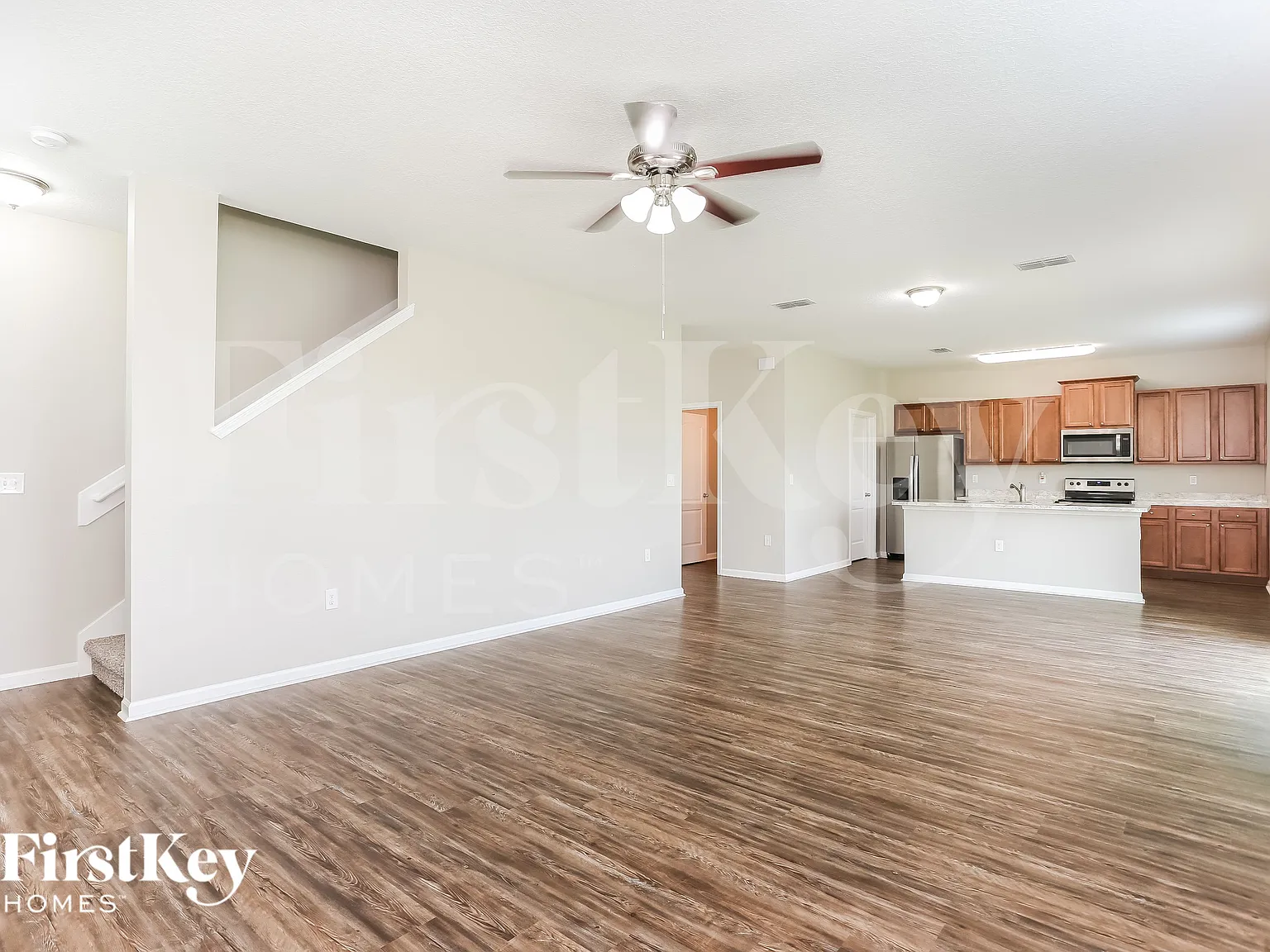 4 bed, 2.5 bath, 2382 sqft, $2,555 — Photo 4