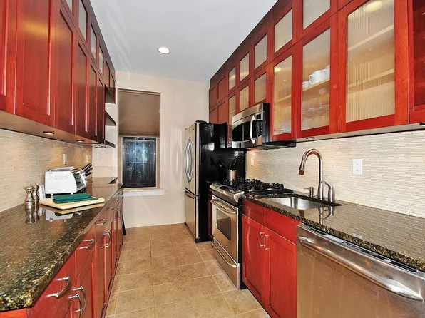 6 Burns Street image 1 of 16