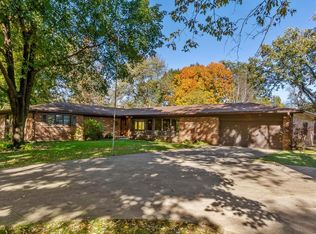 4910 Indian Creek Rd, Marion, IA 52302