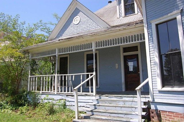 1st image of 122 N Louisiana St