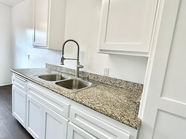 4055 Wade St #F — Photo 2