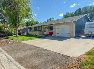 126 Lark Ln, Montrose, CO 81403