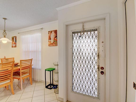 4th image of 1361 NW 20th Ave APT 201