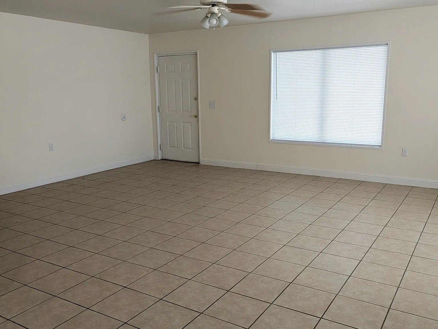 2 bed, 1000 sqft, $1,150 — Photo 3