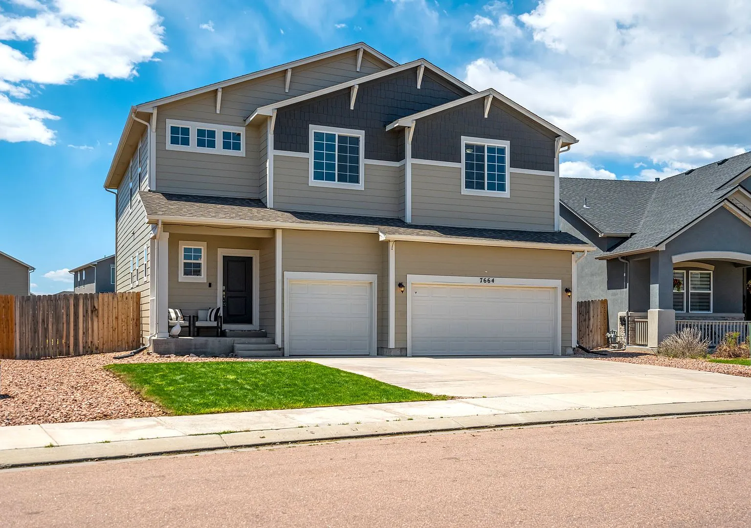 Stunning 4-Bedroom Rental with Mountain Views, Finished Basement & 3-Car Garage! Located near For... — Photo 3