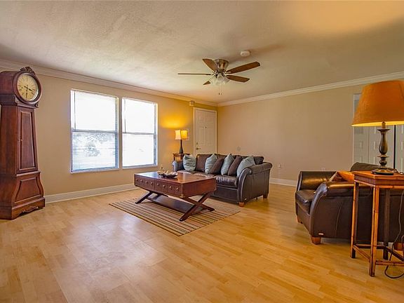 4th image of 1064 Pepperidge Dr