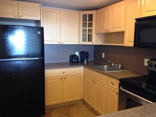 2nd image of 13599 Biscayne Blvd
