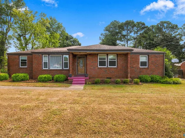 4206 Force Dr NW, Huntsville, AL 35810