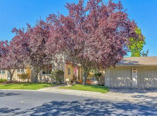 25616 Creekview Cir, Salinas, CA 93908