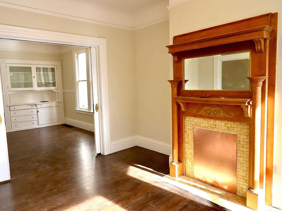 1st image of 240 27th St