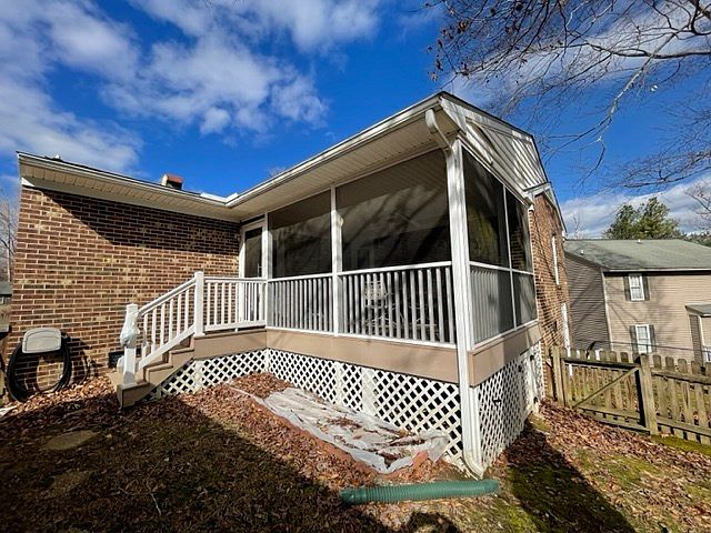 2nd image of 105 Downs Brook Dr