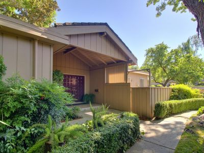 737 Commons Dr, Sacramento, CA, 95825