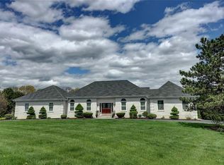 86 Crest Dr, Cranston, RI 02921